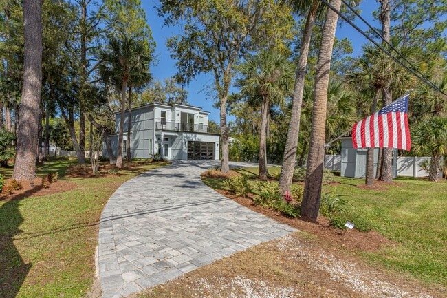 property at 5631 Heckscher Dr