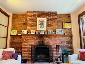 151 Longwood Ave, Unit 2 in Brookline, MA - Foto de edificio - Building Photo