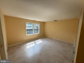 922 Montgomery Ave in Bryn Mawr, PA - Building Photo - Building Photo