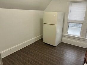 1111 S 7th St in Burlington, IA - Building Photo - Building Photo