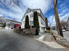40 Townsend Ave, Unit 40 B in Boothbay Harbor, ME - Building Photo