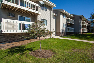 Kimberly Place Apartments in Waukesha, WI - Building Photo - Building Photo