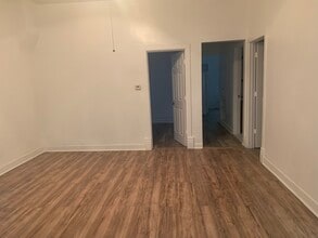 2930 W Polk St, Unit 1 in Chicago, IL - Building Photo - Building Photo