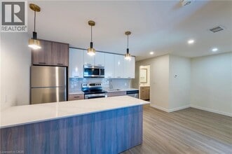 227 Market St in Hamilton, ON - Building Photo - Building Photo