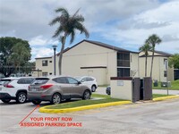 11344 Taft St in Pembroke Pines, FL - Foto de edificio - Building Photo