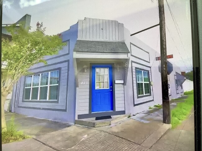 property at 231 W Broad St