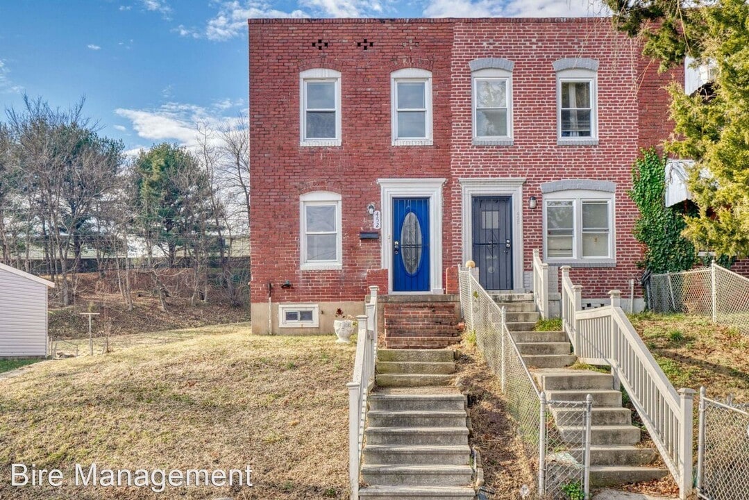 452 Roundview Rd Photo