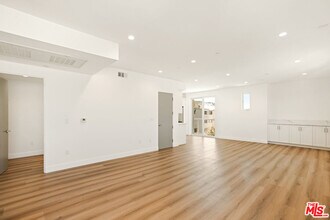 834 S Shenandoah St in Los Angeles, CA - Building Photo - Building Photo