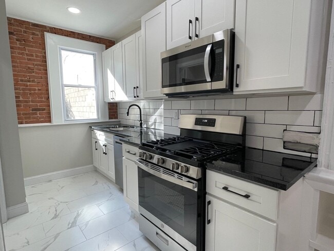 357 8th St in Jersey City, NJ - Building Photo - Building Photo