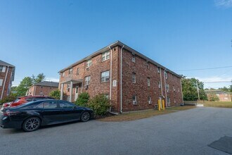 424 Great Rd, Unit 4 in Acton, MA - Foto de edificio - Building Photo