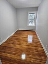 78-32 87th Ave in Queens, NY - Foto de edificio - Building Photo