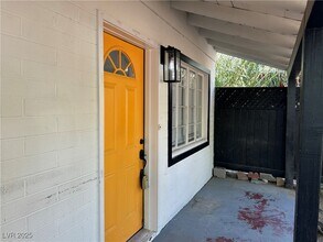 1626 Thelma Ln in Las Vegas, NV - Building Photo - Building Photo