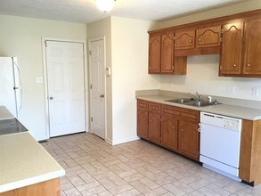 3697 S Naples Ct in Clarksville, TN - Building Photo - Building Photo
