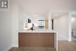 50 Eglinton Ave W, Unit 1006 in Mississauga, ON - Building Photo