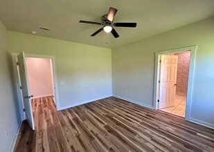 104 Neenan Dr in Enterprise, AL - Building Photo - Building Photo