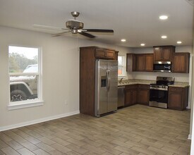 130 East Ave in Atmore, AL - Building Photo - Building Photo