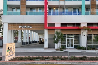 Garden Brook Senior Village in Garden Grove, CA - Foto de edificio - Building Photo