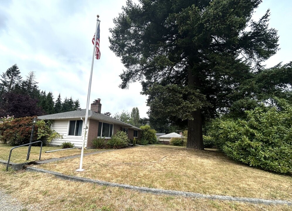 10 Madison St in Everett, WA - Building Photo