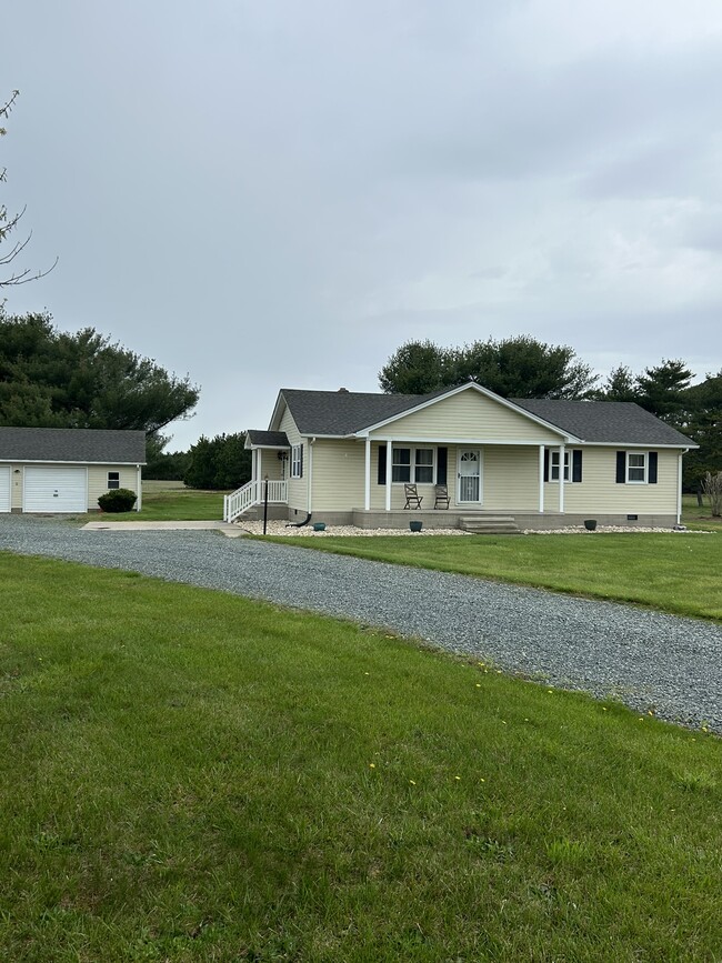 10007 Friendship Rd in Berlin, MD - Building Photo - Building Photo