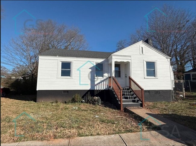 property at 696 Saxon Ave