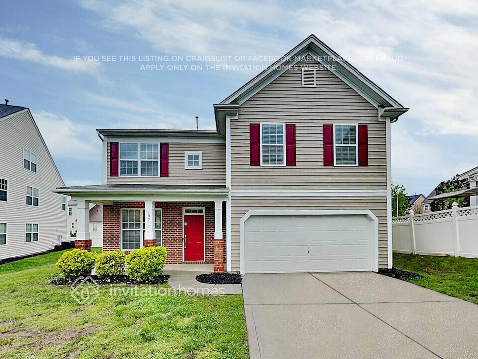 10917 Hat Creek Ln in Davidson, NC - Building Photo