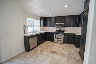 25702 Holiday Cir in Stevenson Ranch, CA - Building Photo - Building Photo