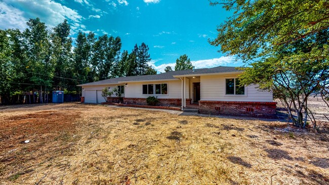 3815 Elwin Ln in Santa Rosa, CA - Building Photo - Building Photo