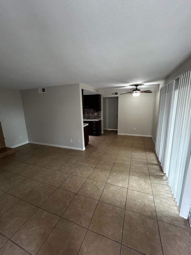 6560 College Grove Dr in San Diego, CA - Building Photo - Building Photo
