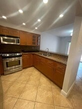 1990 SW 121st Ct in Miami, FL - Building Photo - Building Photo