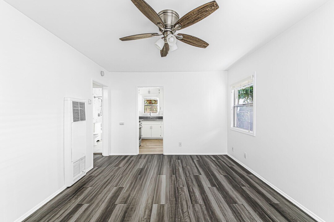 1631 E 4th St, Unit 1635 - 3 in Long Beach, CA - Building Photo