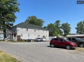 6674 Lake Shore Rd N, Unit Apt#6 on 13th Ave Sylv. B in Verona Beach, NY - Building Photo - Building Photo