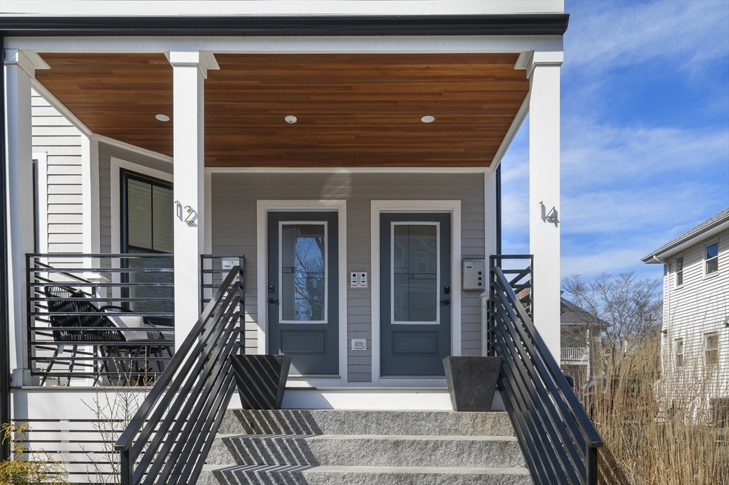 14 Oxford Ave in Belmont, MA - Building Photo