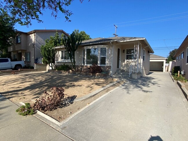 property at 4832 Dunrobin Ave