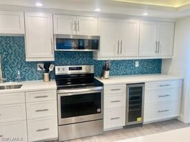 4523 Windjammer Ln in Ft. Myers, FL - Building Photo