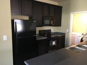 1103 Martin Luther King Dr in San Marcos, TX - Building Photo - Building Photo