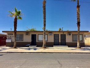 2204 Sunrise Ave in Las Vegas, NV - Building Photo - Building Photo