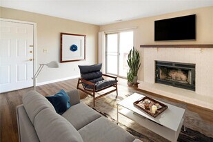 17048 Sandalwood Creek Dr in Wildwood, MO - Building Photo