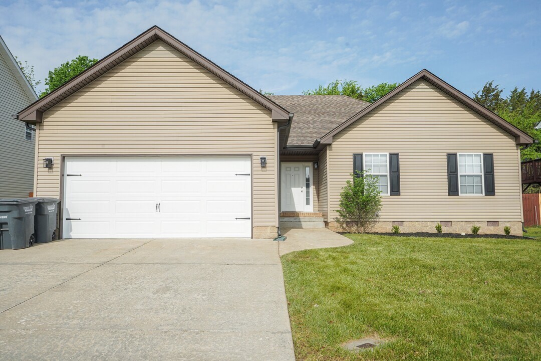 1252 Morstead Dr in Clarksville, TN - Building Photo