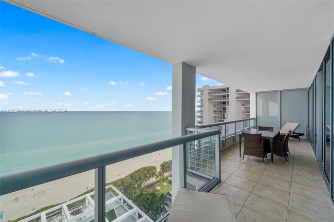 6799 Collins Ave in Miami, FL - Building Photo - Building Photo