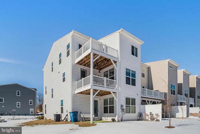 12950 Blue Sky Pl in Lake Ridge, VA - Building Photo - Building Photo