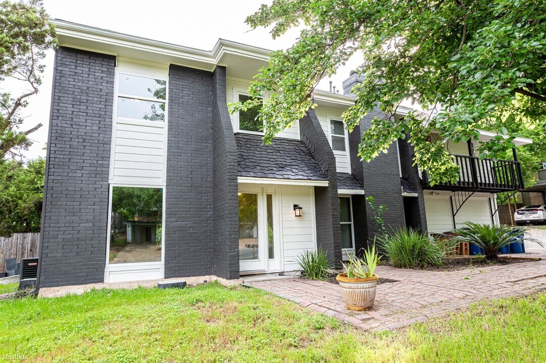 1904 Woodland Ave in Austin, TX - Building Photo