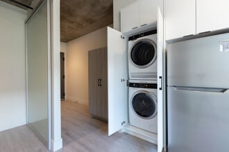 250 Besserer St in Ottawa, ON - Building Photo - Building Photo