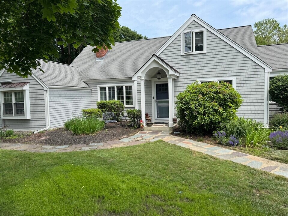 532 Hatherly Rd in Scituate, MA - Building Photo