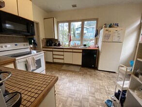 825 N Garden St in Bellingham, WA - Building Photo - Building Photo