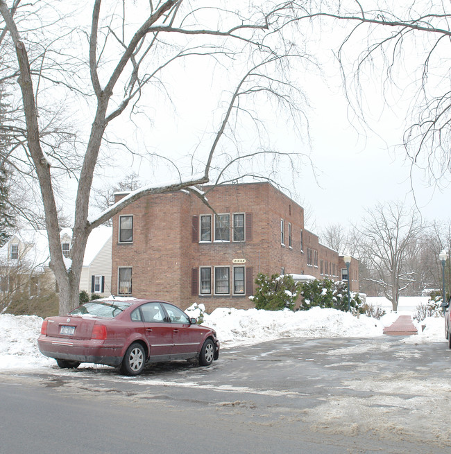 2331-2333 Niskayuna Dr in Schenectady, NY - Foto de edificio - Building Photo