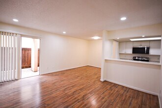 12816 Midway Rd, Unit 1067 in Dallas, TX - Building Photo - Building Photo