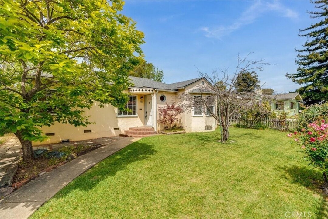 551 Hathway Ave in San Luis Obispo, CA - Building Photo