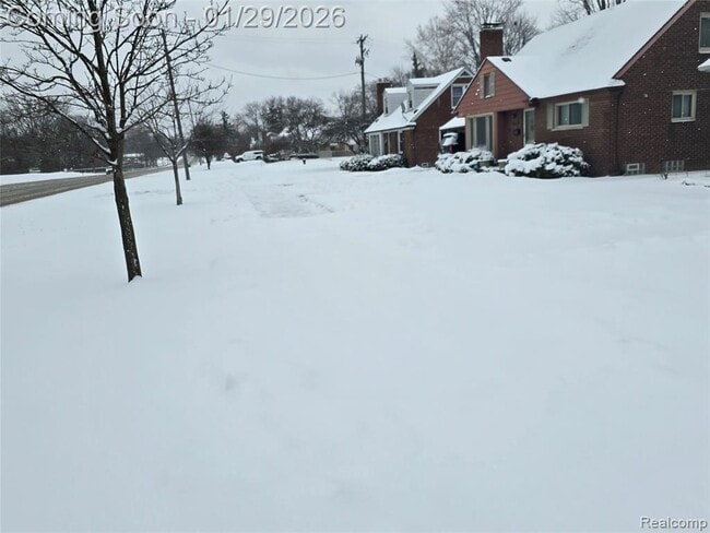 27231 Five Mile Rd in Redford Township, MI - Building Photo - Building Photo