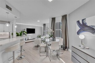 11401 NW 89th St in Doral, FL - Building Photo