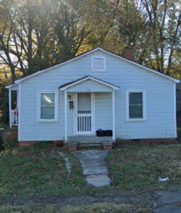 703 Engleside St in Monroe, NC - Building Photo